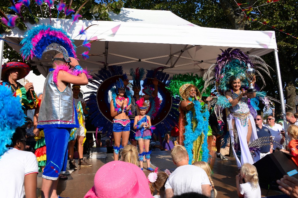 ../Images/Zomercarnaval Noordwijkerhout 254.jpg